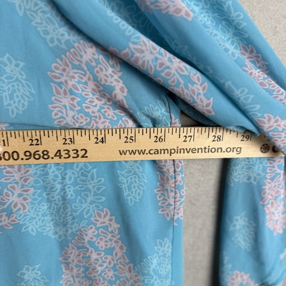 Belle By Kim Gravel Top Women 2X Light Blue Lightweight Sheer Embroidered Blouse - Picture 2 of 5